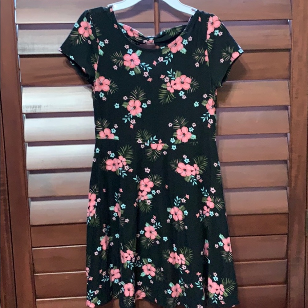 Size L Epic Threads dress